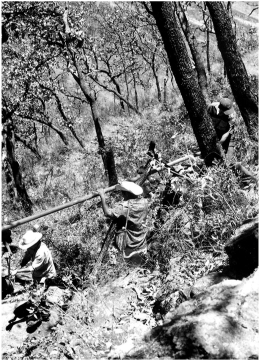 Imagen 9. Trabajo comunitario para el mantenimiento del sistema de distribución de agua